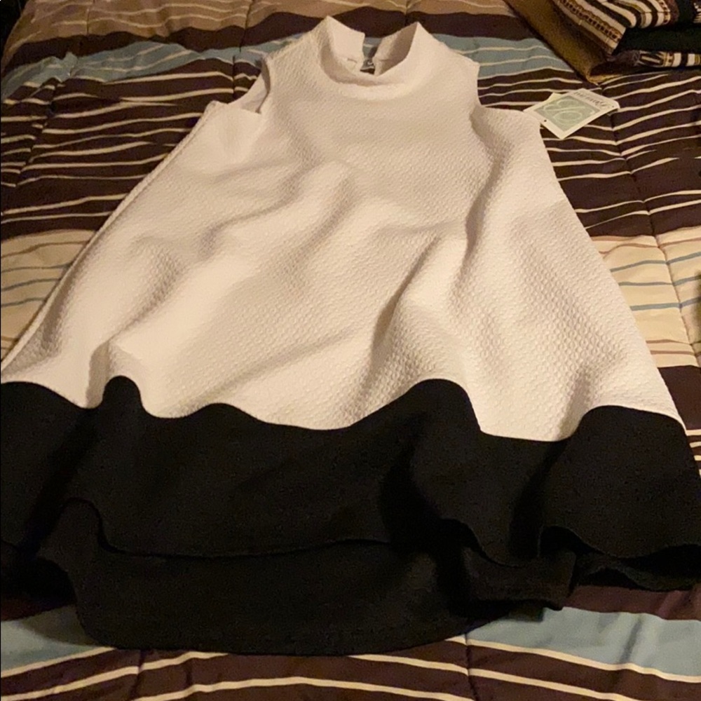 Loose White and Black Dress